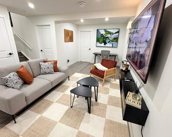Coziest & Modern Basement Retreat East of Calgary - Chestermere - Living room