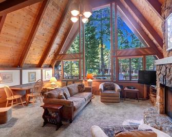 Morway Cabin, Dog-Friendly - Brockway - Living room
