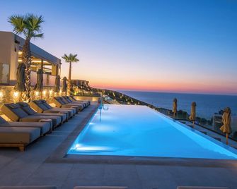 Happy Cretan Suites - Agia Pelagia - Piscina