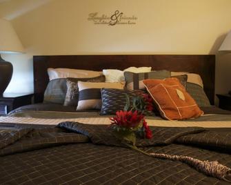 Ypcfitness & Accomodations - Invermere - Bedroom
