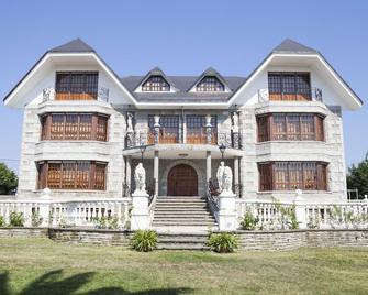 Hotel Antoyana - סנטאנדר - בניין