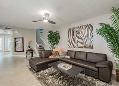 Luxury Holistic Oasis by Bayshore/Hyde Park/SoHo - Tampa - Oturma odası