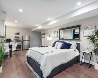 LuxuryDenver Studio w Hot Tub 2 Mi to Downtown - Denver - Habitación