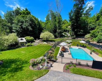 Luxury Home, Pool, fireplace - Brimfield - Piscina