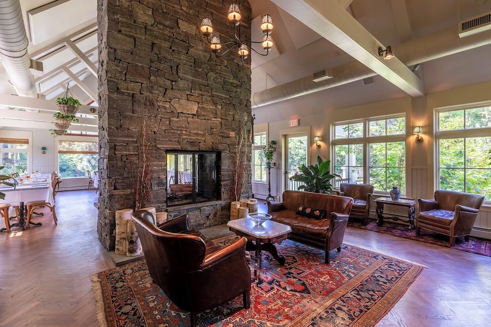 The Jackson - Woodstock - Lobby