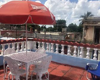 Casa Hostal O'''reilly (Moron) - Morón - Balcony