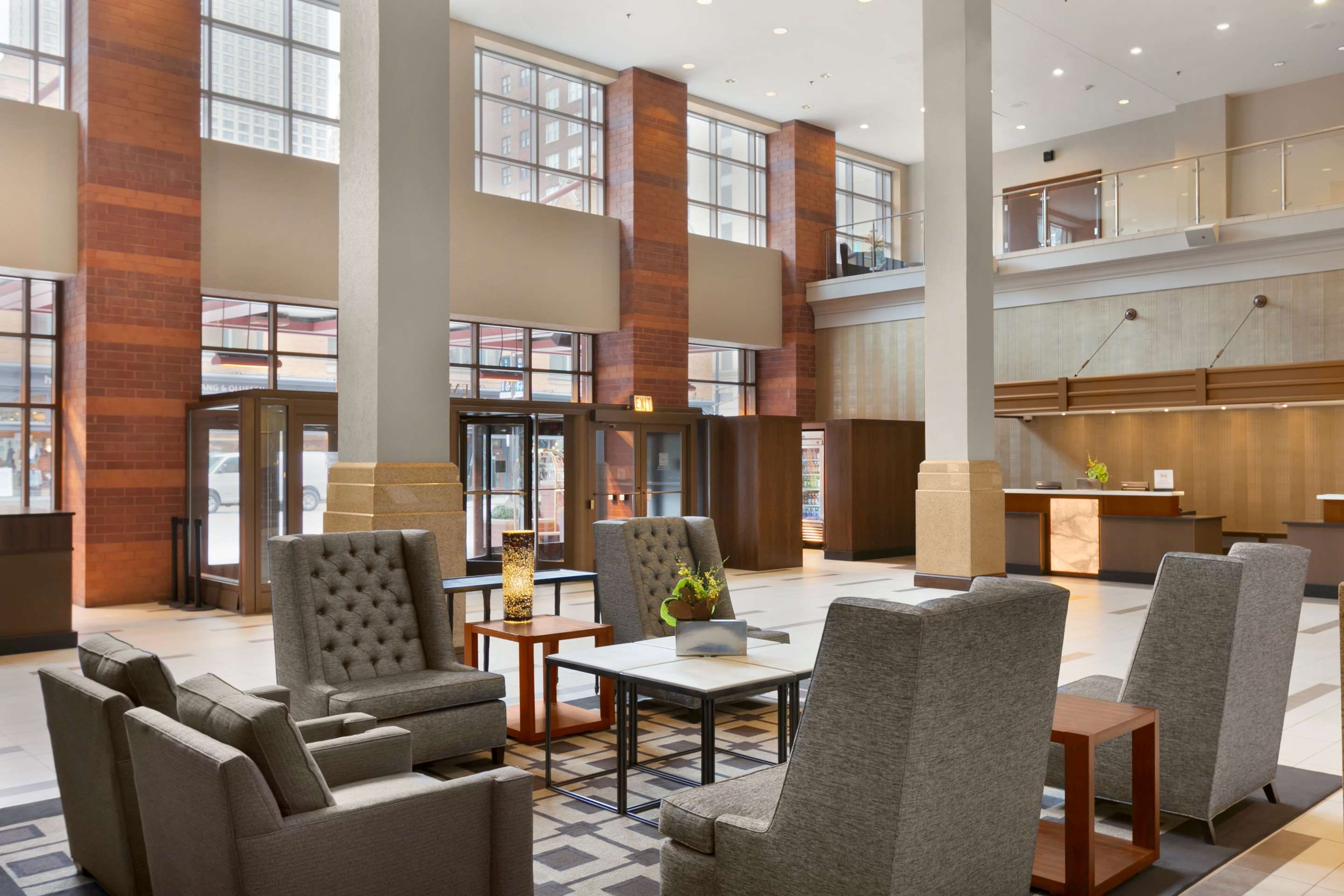 Lobby view of Embassy Suites by Hilton Chicago Downtown River North