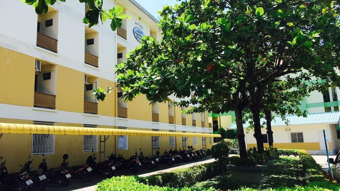 เอ็ม.พี. เฮ้าส์