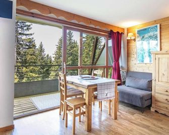 Apartment with large balcony on top floor, lovely view close to the slopes - Chamrousse - Comedor
