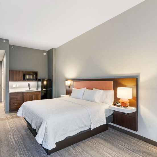 Bedroom view of Hampton Inn Winchester N/Conference Center