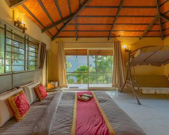 Q Swarga Retreat - Chikamagalur - Bedroom