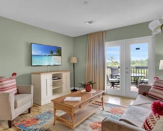 Coconut Mallory Resort and Marina - Key West - Living room
