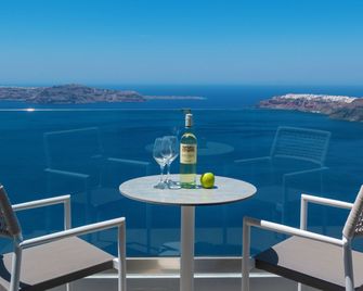 Gizis Cliffside Suites - Imerovigli - Balcony