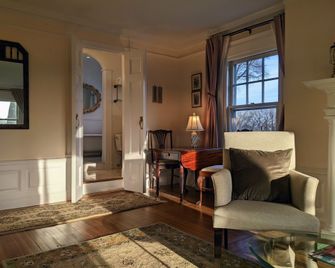 Stanton House Inn - Greenwich - Living room