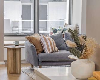 Salty Solstice-Beachside Dunsborough Town - Dunsborough - Living room