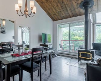 Superbe condo face aux pentes de ski Stoneham!!! - Stoneham