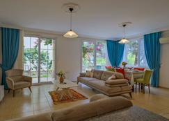 Rose Calis Beach Villa - Fethiye - Living room
