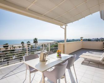 Valentino Resort - Grottammare - Varanda