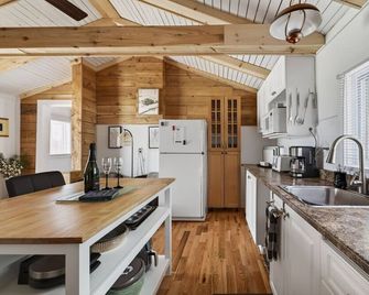 Awaken by the Lake Cottage | Sauna • 3BR • View - Gracefield - Kitchen
