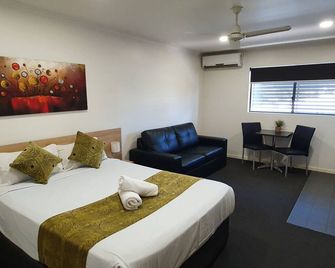 Abode37 Motel Emerald - Emerald - Makuuhuone