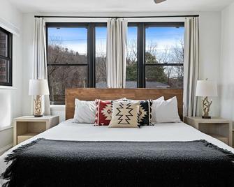 Kasa Downtown Asheville - Asheville - Bedroom