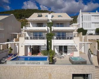 Belado Residence Bol - בול - בניין