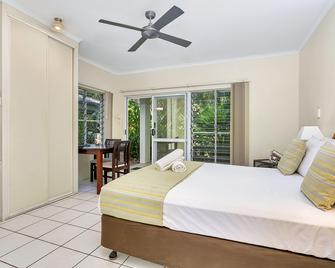 Seascape Holidays at The Queenslander - Port Douglas - Schlafzimmer