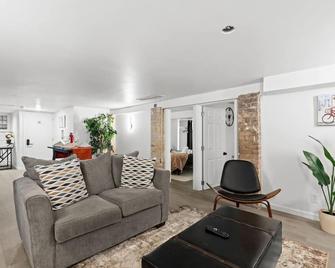 The Chill Cellar - Detroit - Pokój dzienny