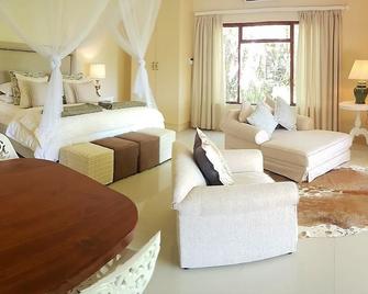 Umlambo River Lodge - Addo - Bedroom