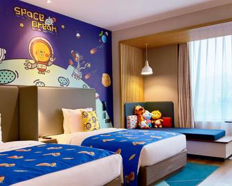 Holiday Inn Express Shanghai Kangqiao By IHG - Shanghai - Bedroom