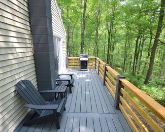 A Humble Abode - A Modern Woodsy Retreat - Great Cacapon - Balcony