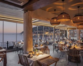 En Vie Beach Boutique Hotel - Adults Only - אלניה - מסעדה