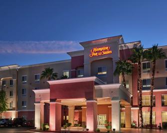 Hampton Inn & Suites Phoenix-Surprise - Surprise - Building