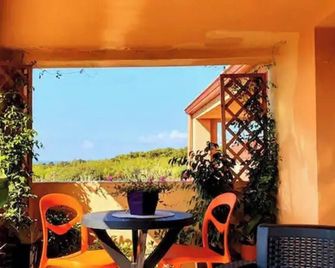Holiday Home 'Capo Mannu-Mandriola' with Sea View, Terrace & Wi-Fi - Putzu Idu - Balcon