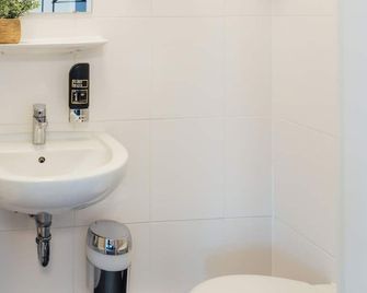 Myky Hotel Pinneberg - Free Parking - Pinneberg - Bad