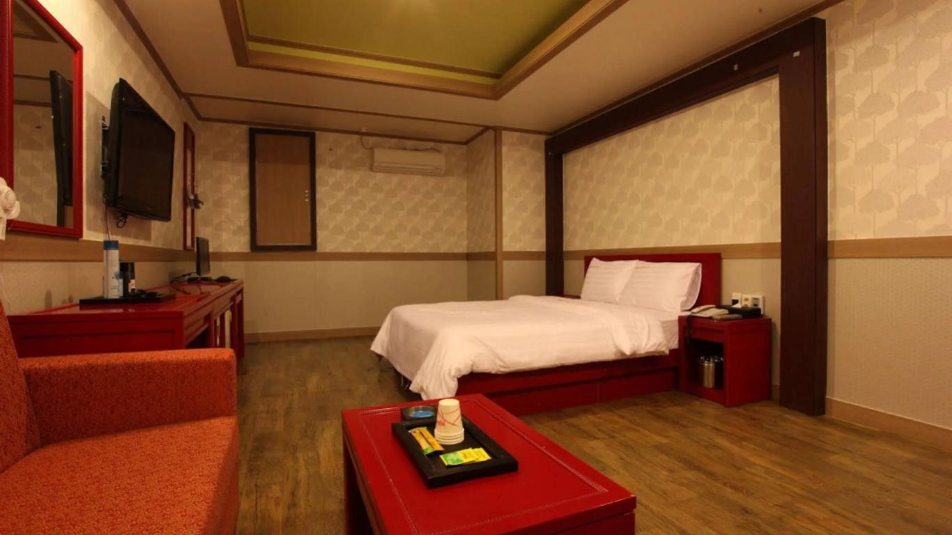 Ks Hotel