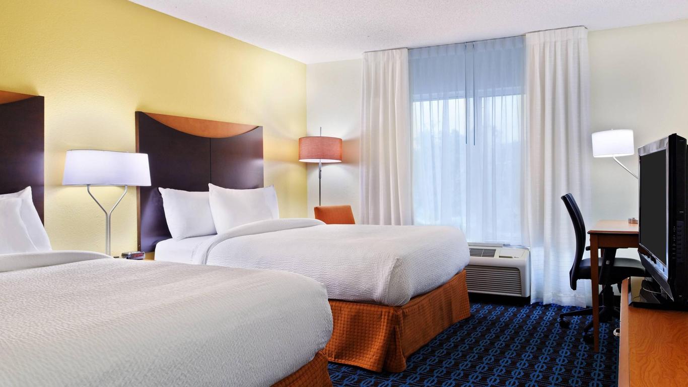 Fairfield Inn & Suites Charlotte Arrowood