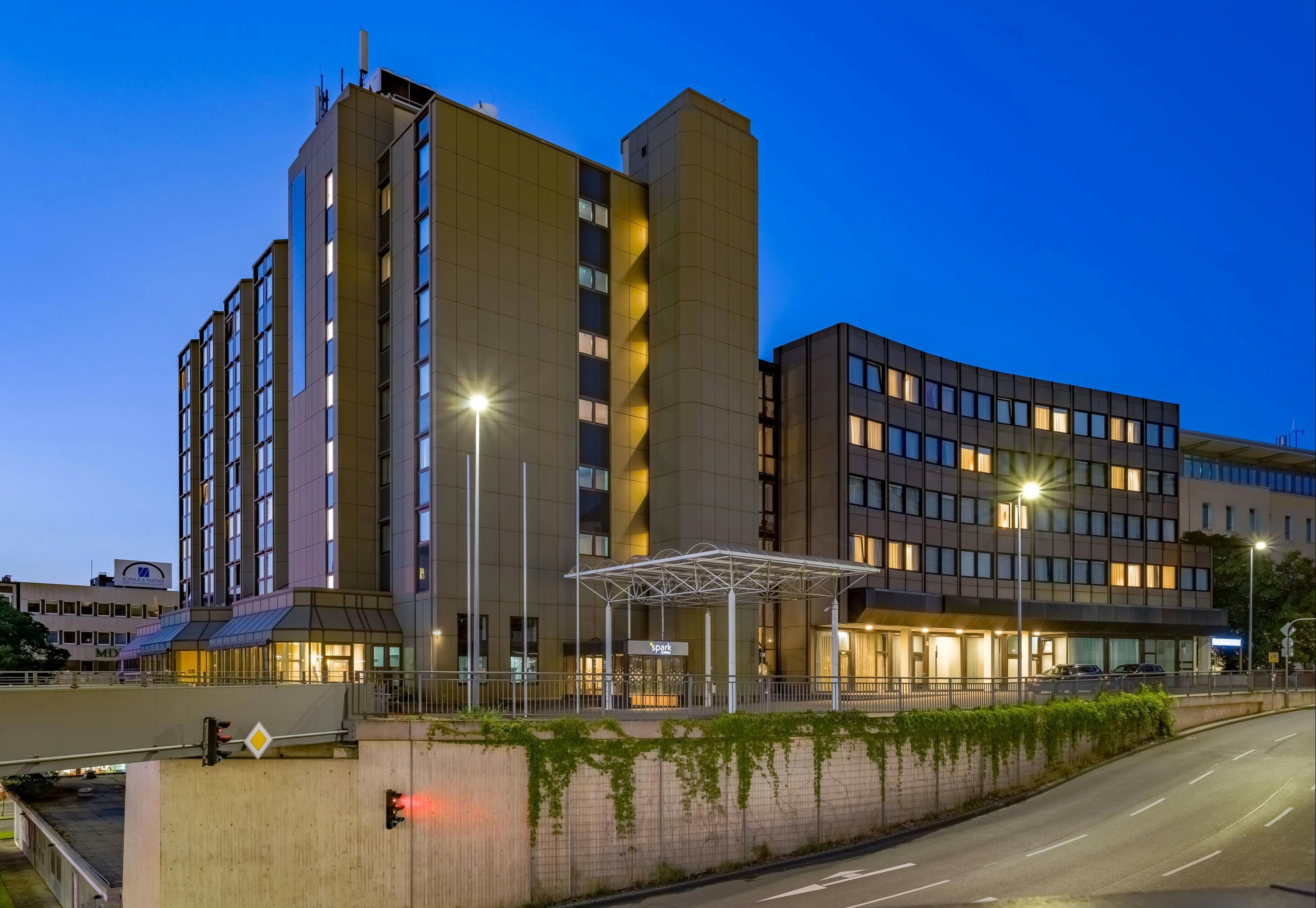 Spark by Hilton Wuppertal City Centre - וופרטאל - בניין