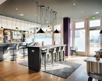 Premier Inn München City Ost - München - Bar
