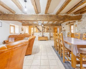 La Promesse des Saisons - Jardin et parking privé - Val-en-Vignes - Comedor