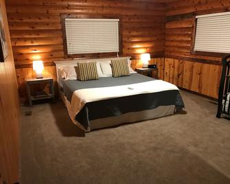 Secluded lakefront lodge in the Iowa Great Lakes area - Jackson - Ložnice