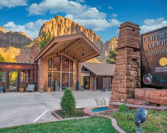 Cliffrose Springdale, a Curio Collection by Hilton - ספרינגדייל - בניין