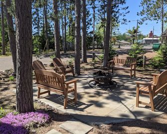 Riverside Motel - Hayward - Patio