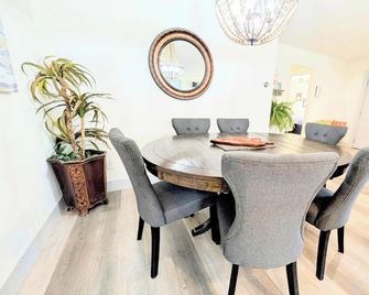 Renovated Home with Fenced Yard - Springdale - Їдальня