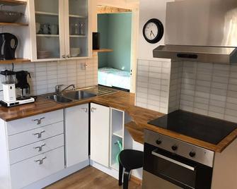 Hyllstofta cozy Apartmant - Klippan - Kitchen