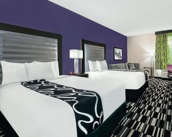 La Quinta Inn & Suites by Wyndham McAllen Convention Center - McAllen - Schlafzimmer