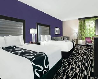 La Quinta Inn & Suites by Wyndham McAllen Convention Center - מק'אלן - חדר שינה