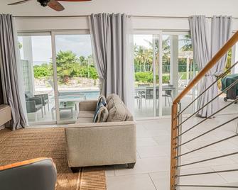 Villas with Private Pool 5 min to Grace Bay beach - Grace Bay - Living room