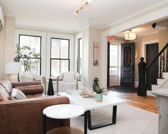 The Waterford Inn - Provincetown - Olohuone