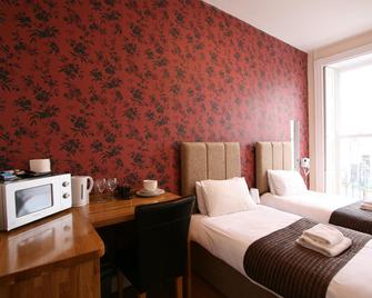 Central Studios Gloucester Place by Roomsbooked - Cheltenham - Habitación
